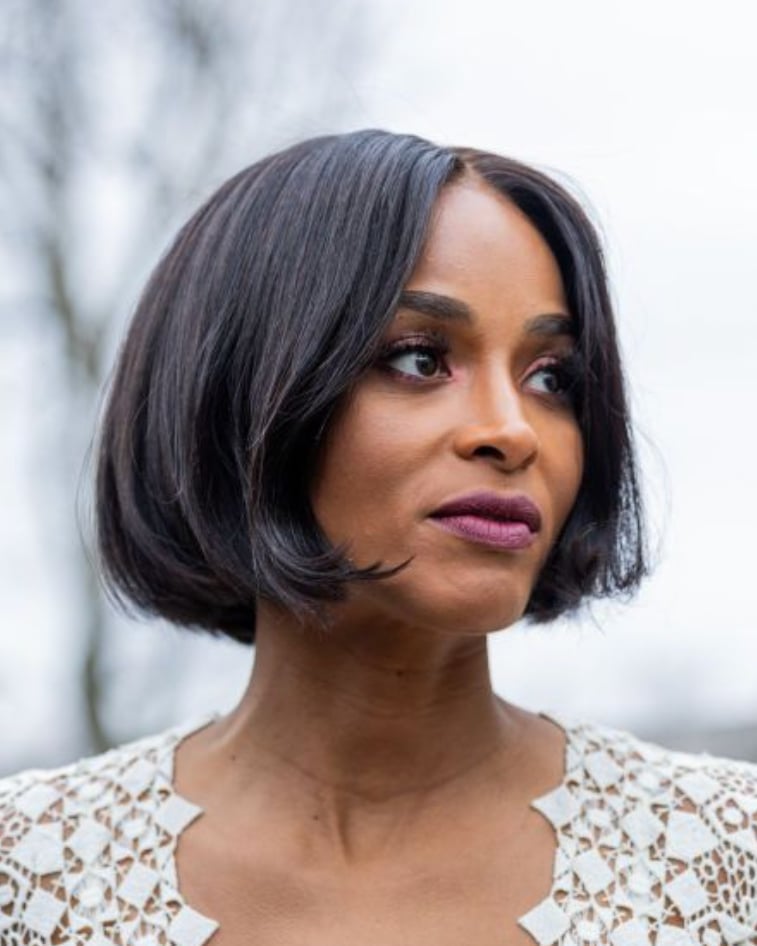 Classic Black Bob With Sharp Straight Finish Classic Black Bob With Sharp Straight Finish — Classy Short Hair Haircuts