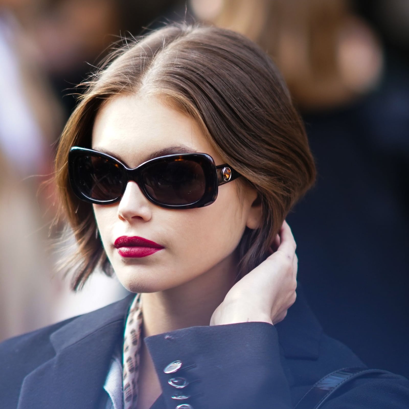 Sleek Dark Brown Bob With Face-Framing Layers Sleek Dark Brown Bob With Face-Framing Layers — Classy Short Hair Haircuts