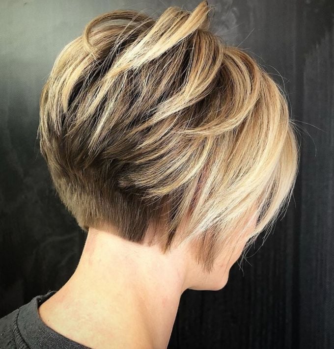 Stacked Pixie Bob With Blonde Highlights Stacked Pixie Bob With Blonde Highlights — Classy Short Haircuts