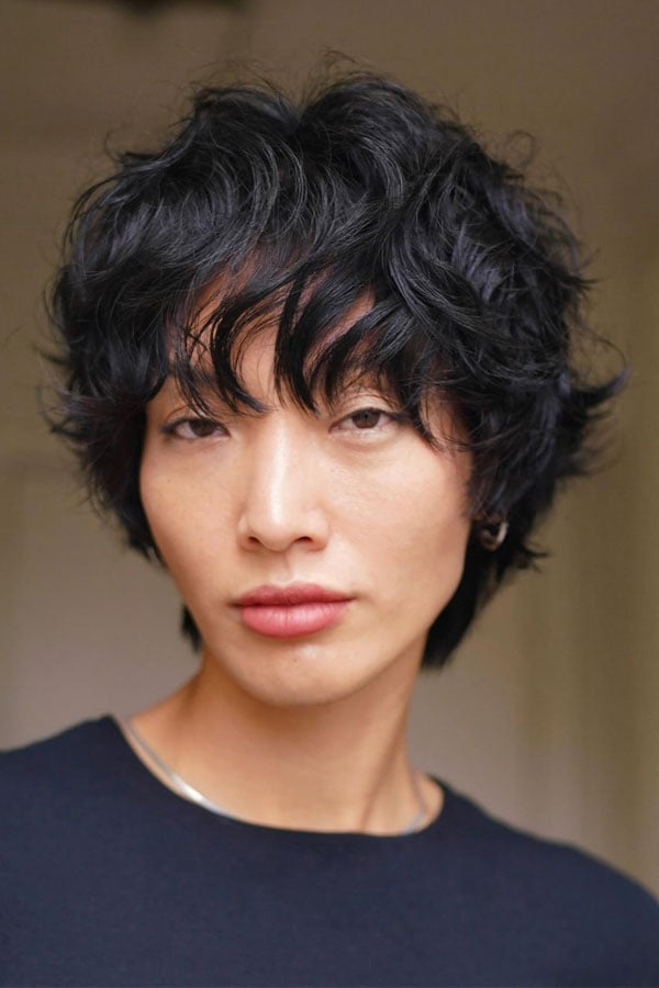 35 Short Shag Haircuts to Add Texture : Effortless Wavy Shag