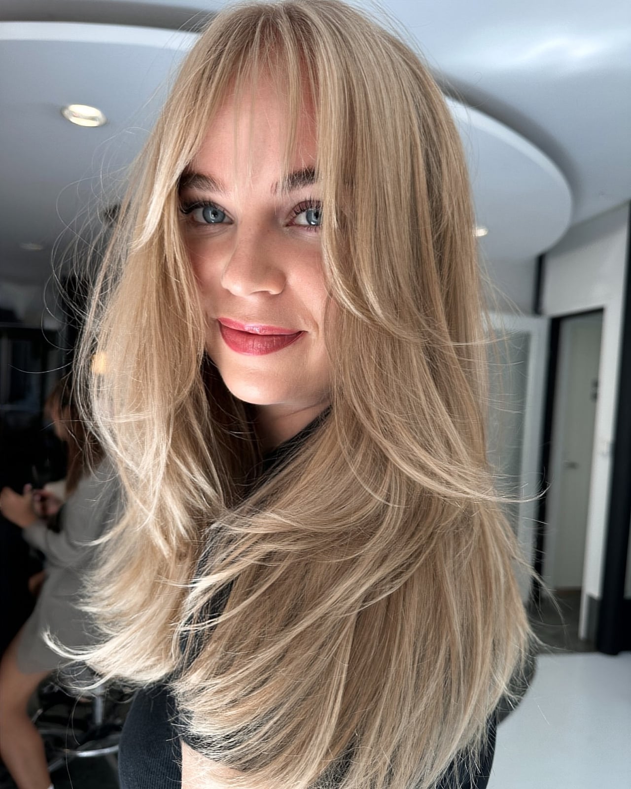 Straight Ash Blonde Hair With Full Blunt Bangs Straight Ash Blonde Hair With Full Blunt Bangs — Classy Side Part Bangs