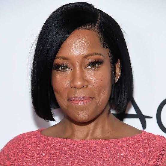 Sharp Chin Bob With Blunt Edge — Classy Side Part Bob