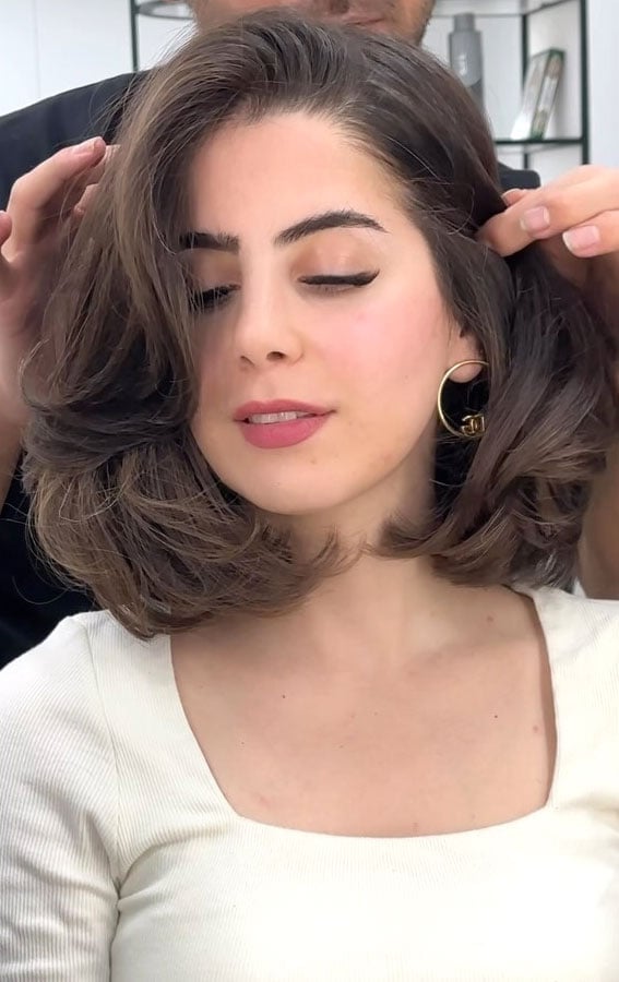 Collarbone Dark Brown Lob Smooth Waves — Classy Side Part Hairstyles