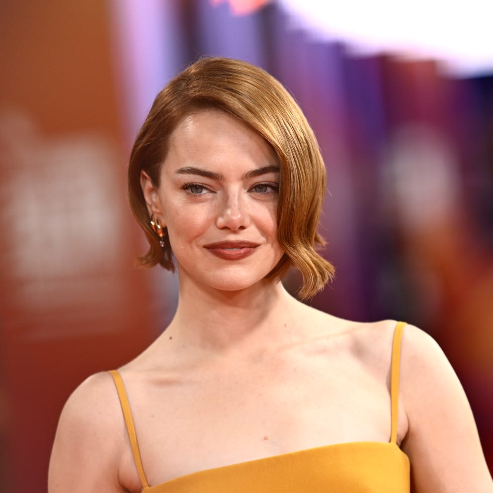 Chin Length Auburn Bob With Curtain Bangs — Classy Side Part Hairstyles