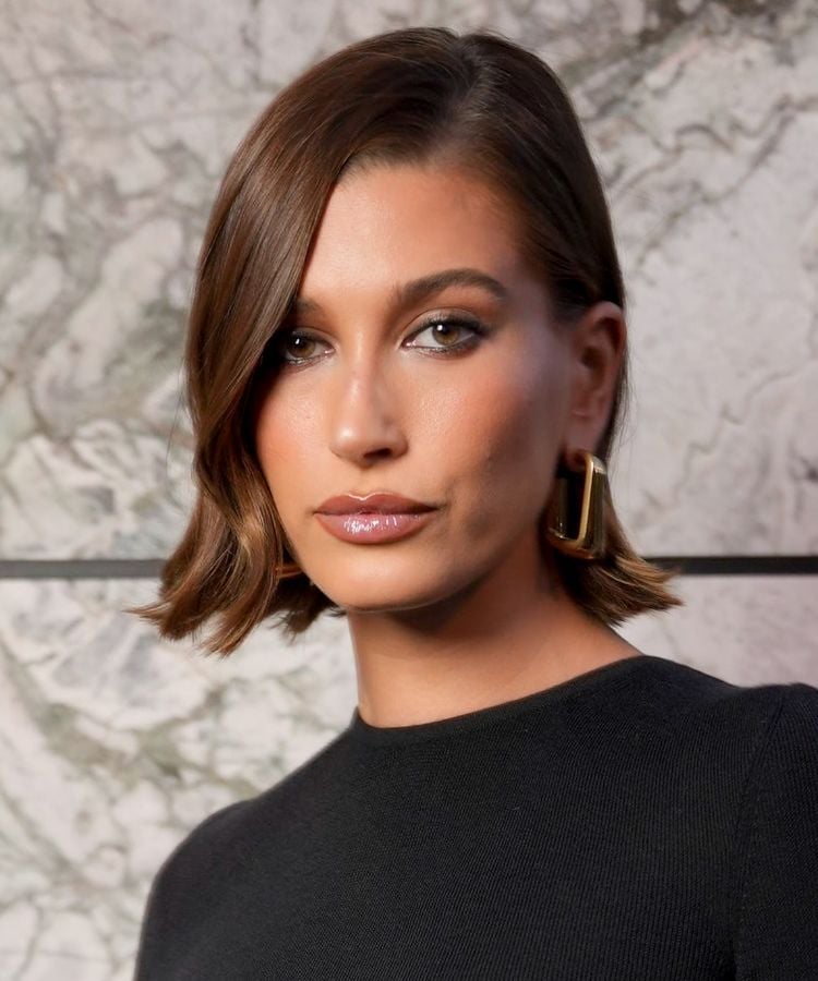 Chin Length Wavy Bob Deep Side Part — Classy Side Part Hairstyles