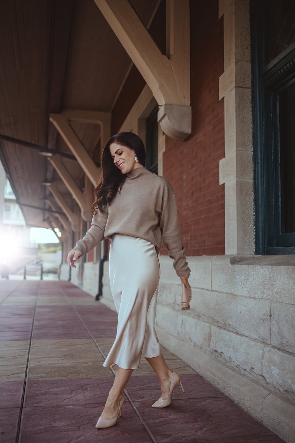 Cream Bias-Cut Silk Satin Midi Skirt with a Beige Turtleneck Sweater Cream Bias-Cut Silk Satin Midi Skirt with a Beige Turtleneck Sweater — Classy Silk Skirt Outfit
