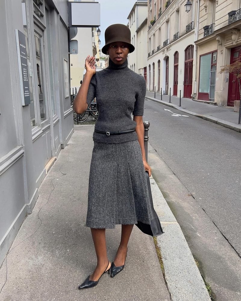 Grey Pleated Midi Skirt Monochromatic Look Grey Pleated Midi Skirt Monochromatic Look — Classy Skirt Outfits