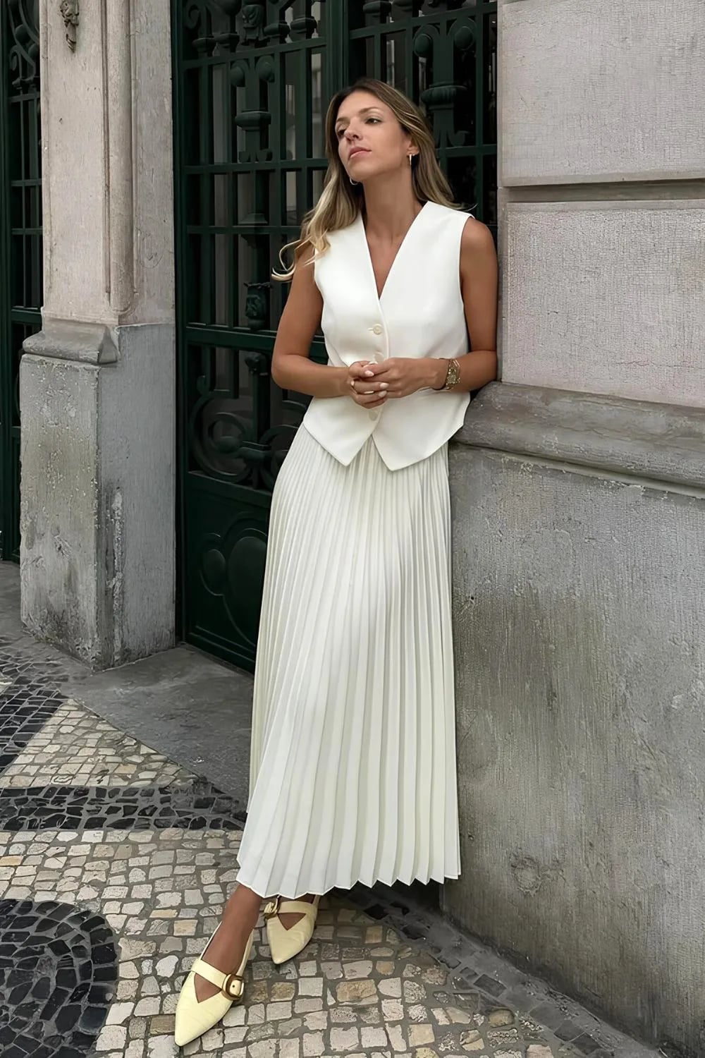 White Pleated Maxi Skirt With Vest White Pleated Maxi Skirt With Vest — Classy Skirt Outfits