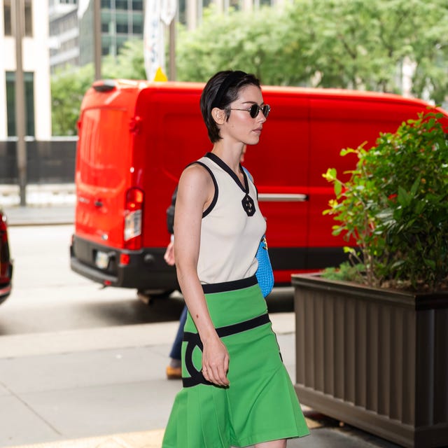 Green Pleated Midi Skirt With Trimmed Top Green Pleated Midi Skirt With Trimmed Top — Classy Skirt Outfits
