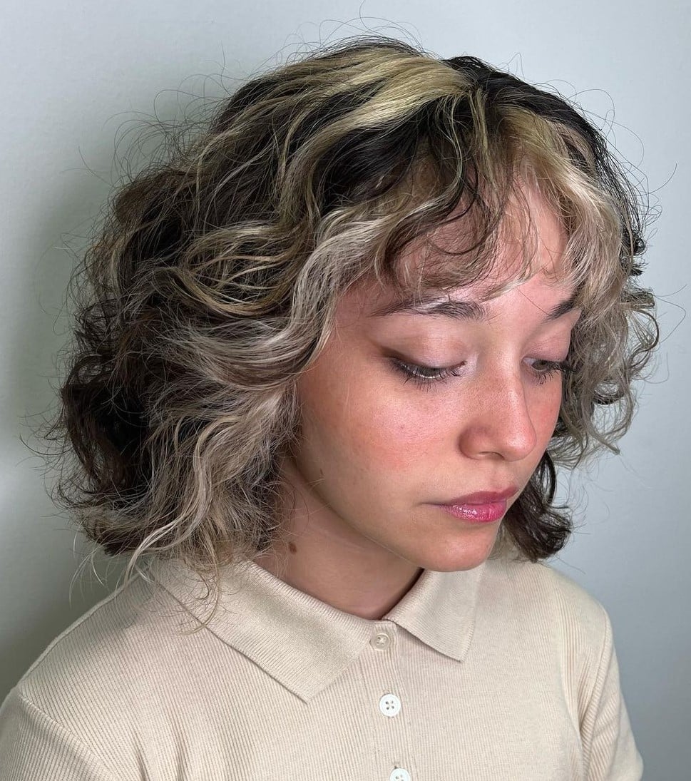 Collarbone Wavy Black With Blonde Curtain Bangs Collarbone Wavy Black With Blonde Curtain Bangs — Classy Skunk Stripe Hair