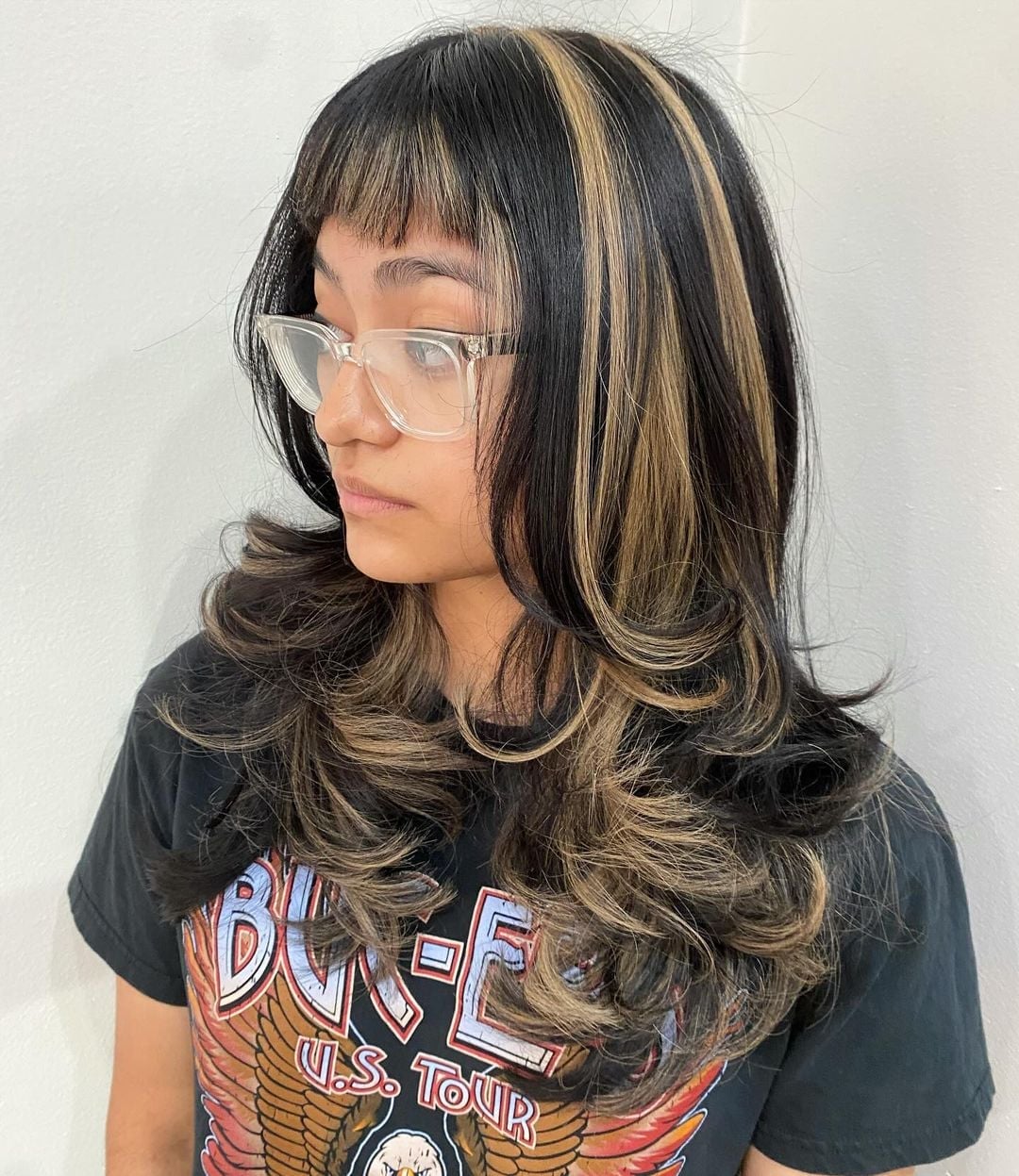 Shoulder Length Dark With Blonde Face-Framing Stripes Shoulder Length Dark With Blonde Face-Framing Stripes — Classy Skunk Stripe Hair