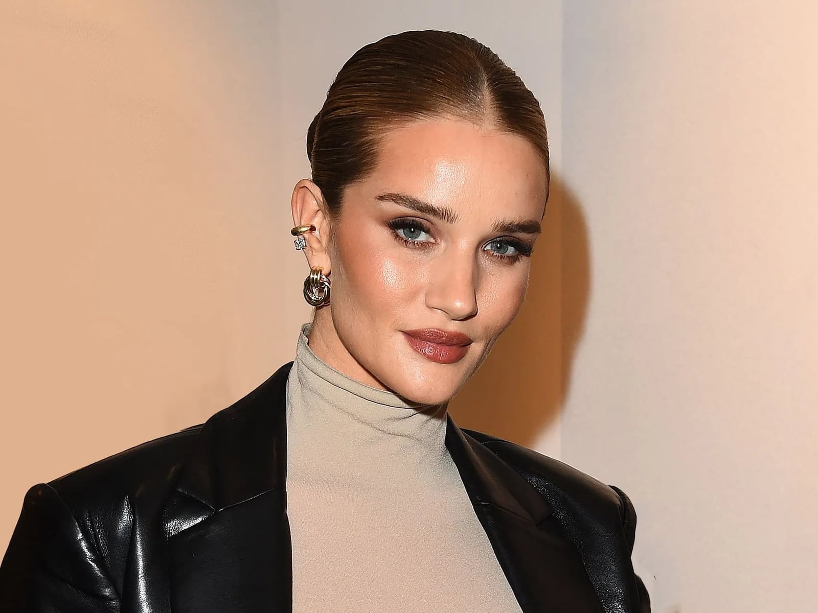 Medium Length Dark Blonde Sleek Bun Medium Length Dark Blonde Sleek Bun — Classy Slicked Back Hair