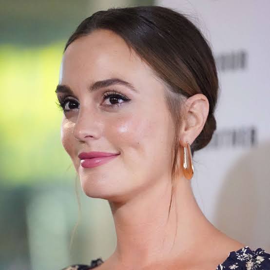 Ear Length Dark Brown Wet Look Shine Ear Length Dark Brown Wet Look Shine — Classy Slicked Back Hair