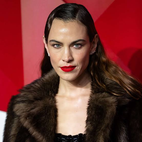 Slicked Back Dark Brown With Wet Look and Subtle Highlights Slicked Back Dark Brown With Wet Look and Subtle Highlights — Classy Slicked Back Hair