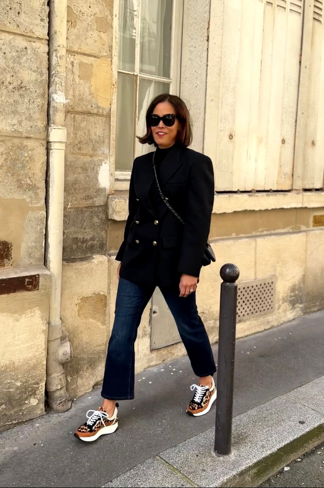 Leopard Print Sneakers With Flared Jeans Leopard Print Sneakers With Flared Jeans — Classy Sneakers Outfits