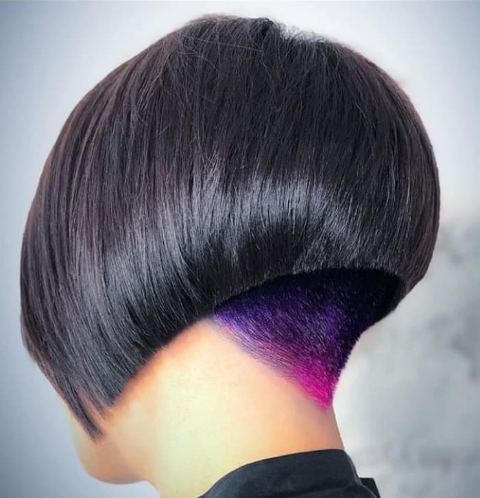 Collarbone Stacked Bob With Caramel Highlights — Classy Stacked Bob