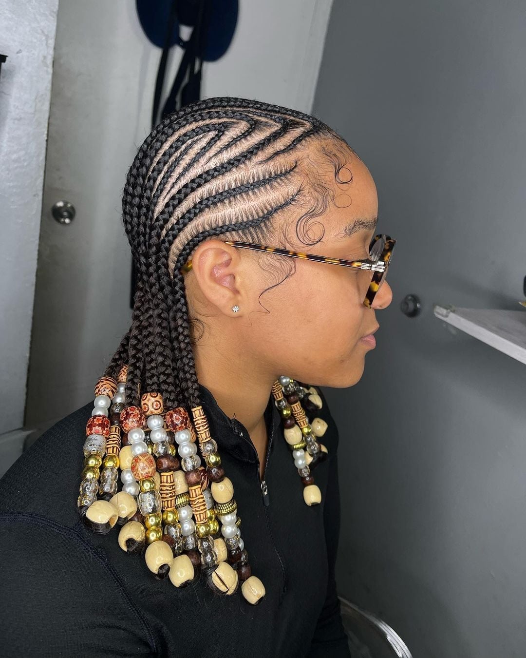 Wavy Black Box Braids With Stitch Pattern Wavy Black Box Braids With Stitch Pattern — Classy Stitch Braids Hairstyles