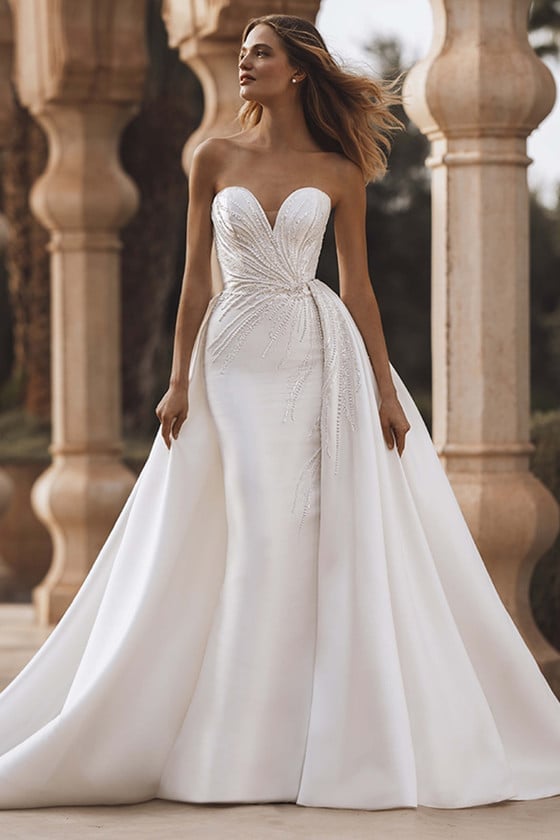 Sleek High Ponytail With Glossy Finish — Classy Strapless Dresses Hairstyles
