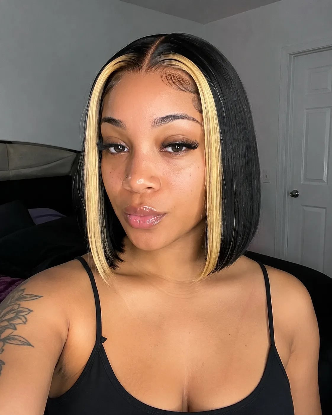 Chin Length Black Bob With Blonde Highlights Chin Length Black Bob With Blonde Highlights — Classy Styling Wig