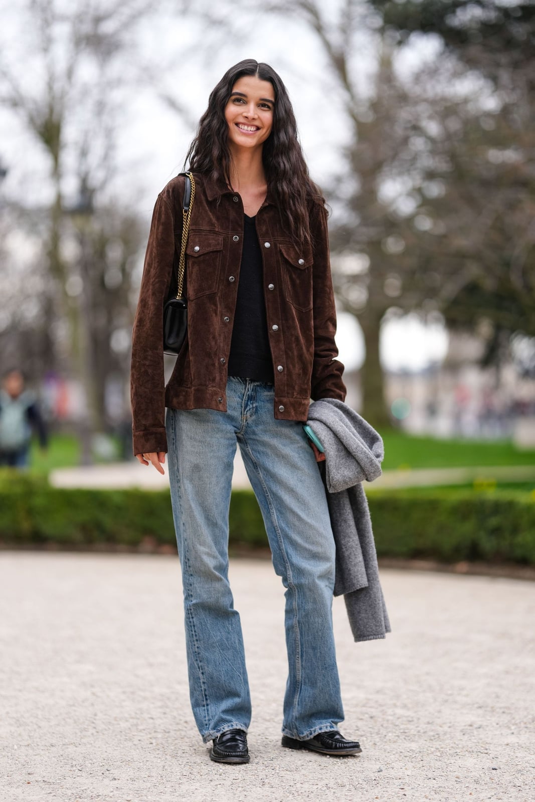 Brown Suede Jacket with Black Shirt and Straight-Leg Jeans — Classy Suede Jacket Outfits
