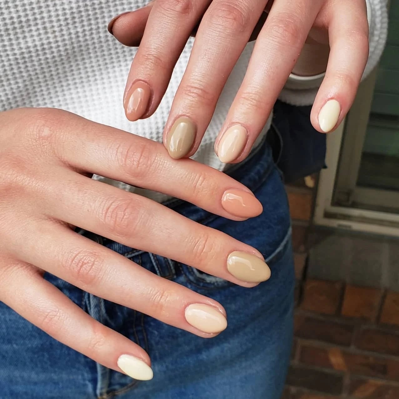 Assorted Glossy Tan and Beige Short Oval Nails Assorted Glossy Tan and Beige Short Oval Nails — Classy Tan Nails