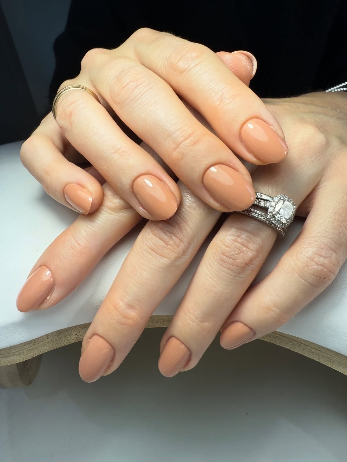 Warm Tan Glossy Medium Almond Nails, миндаль Warm Tan Glossy Medium Almond Nails, миндаль — Classy Tan Nails