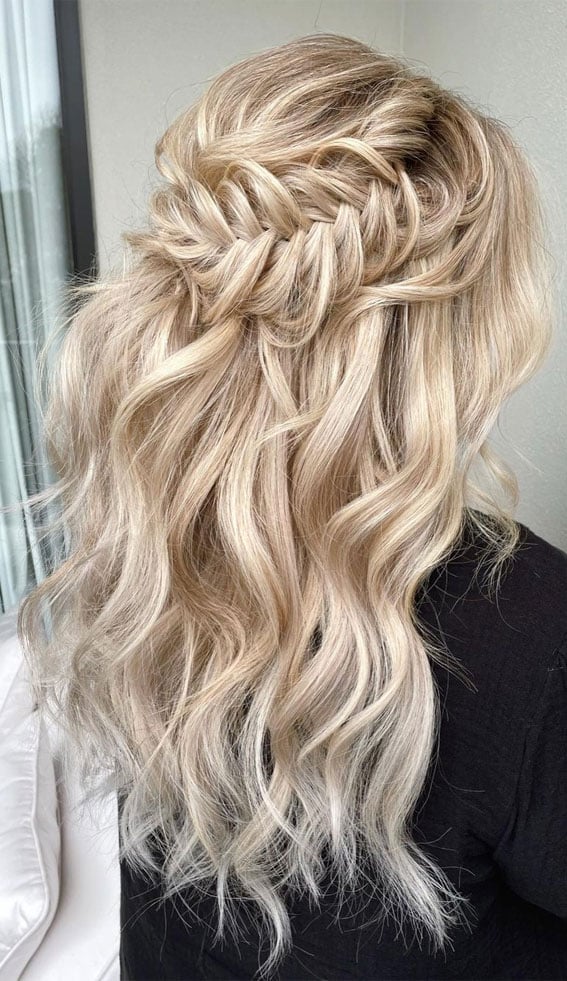 Shoulder Ash Blonde With Dark Roots Fishtail Braid Shoulder Ash Blonde With Dark Roots Fishtail Braid — Classy Textured Hair