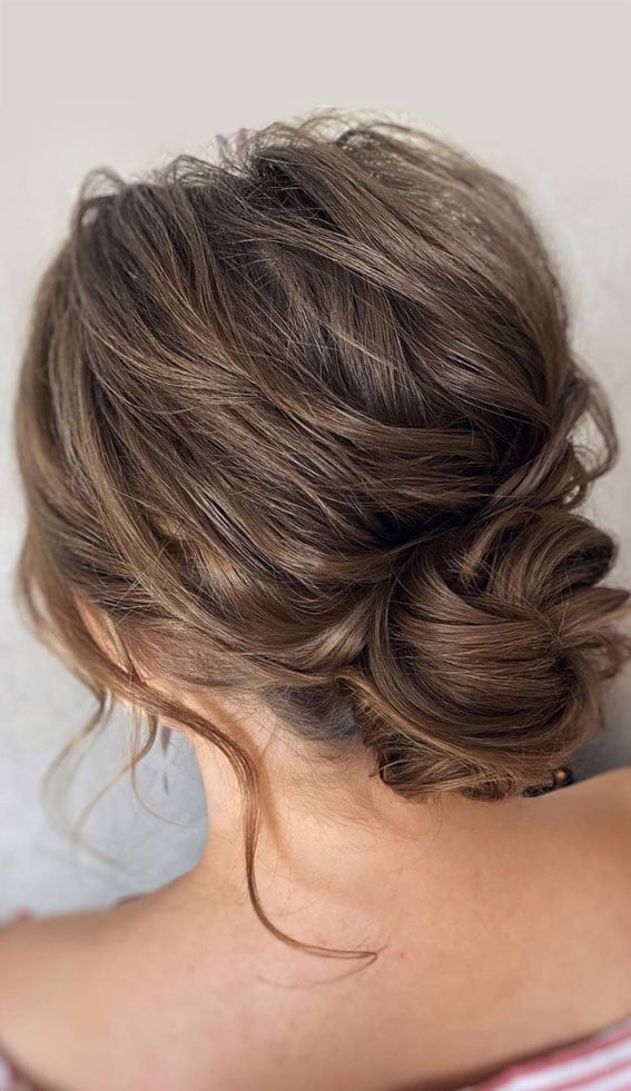 Collarbone Medium Brown Messy Bun With Face-Framing Pieces Collarbone Medium Brown Messy Bun With Face-Framing Pieces — Classy Textured Hair