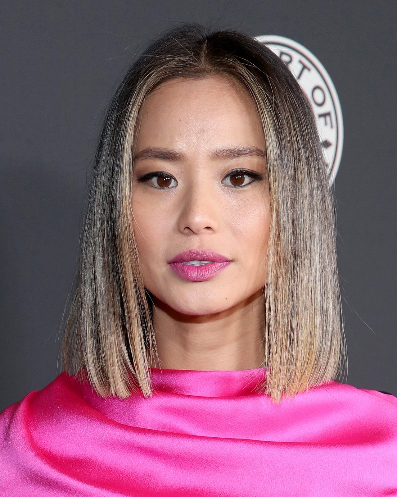 Blunt Dark Brown Bob With Blonde Highlights Blunt Dark Brown Bob With Blonde Highlights — Classy Thinning Hair