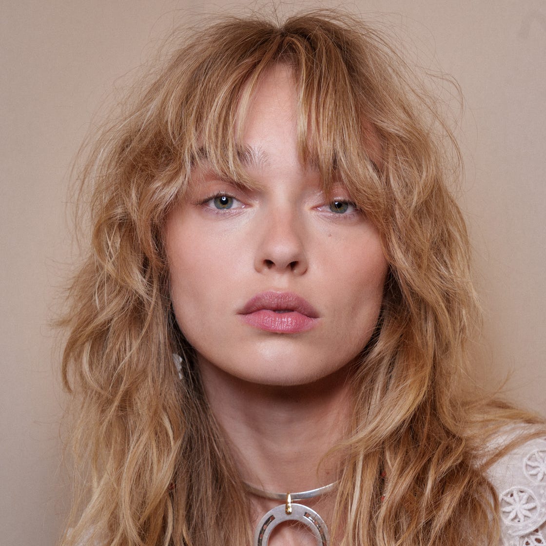 Mid-Length Shaggy With Full Bangs Mid-Length Shaggy With Full Bangs — Classy Trending Hairstyle