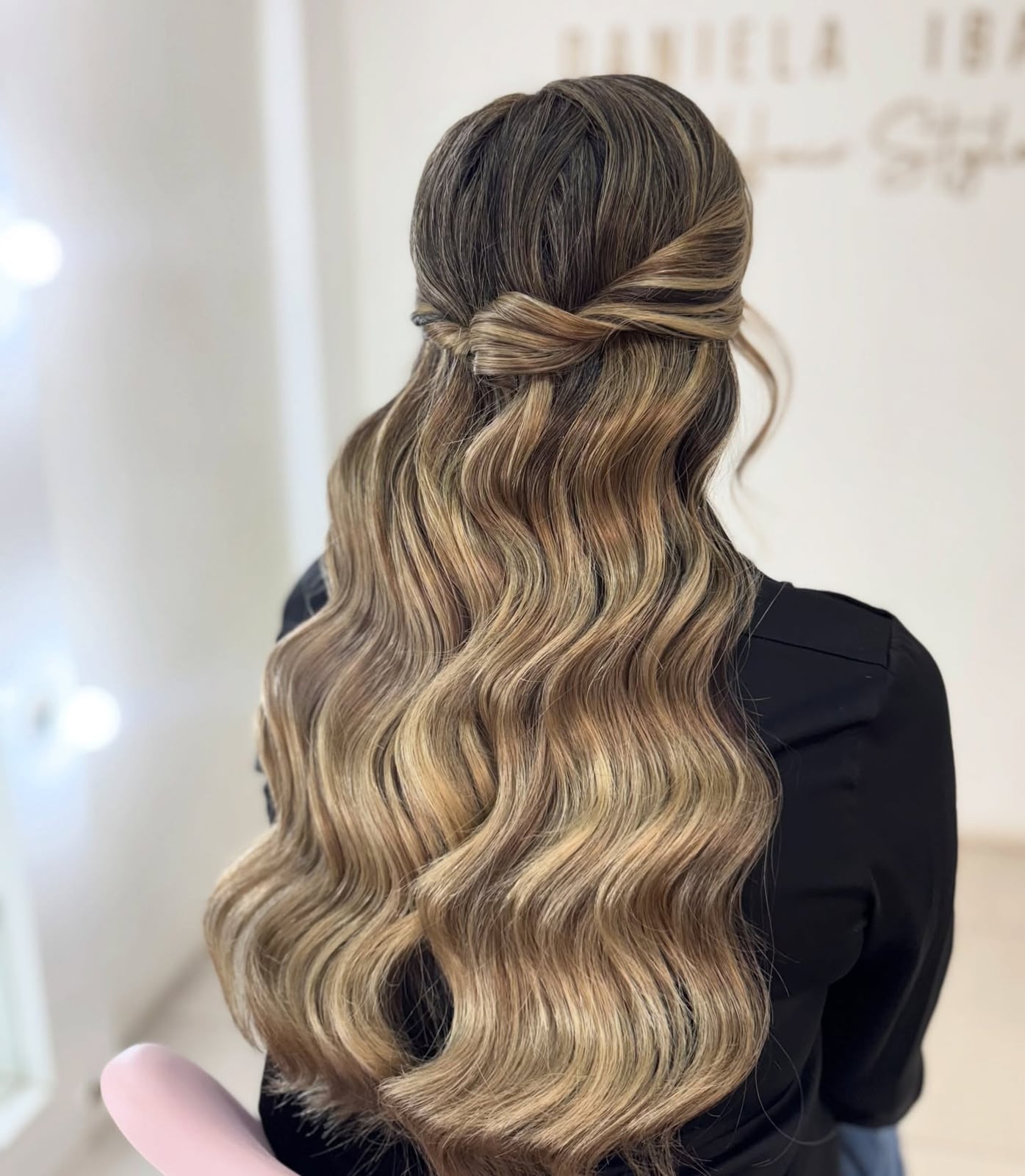 Mid-Back Blonde Balayage Waves Mid-Back Blonde Balayage Waves — Classy Trending Hairstyle
