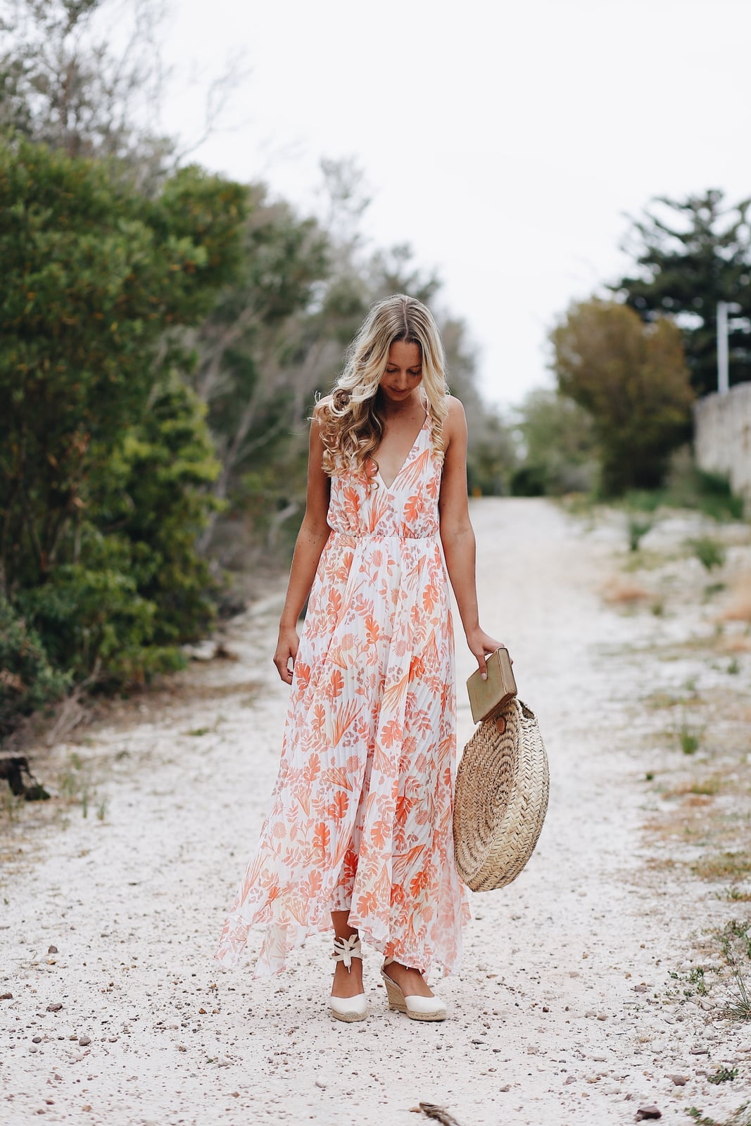 Floral Tropical Maxi Dress for Beach Vacation Style, Close-Up Take Floral Tropical Maxi Dress for Beach Vacation Style, Close-Up Take — Classy Tropical Outfits