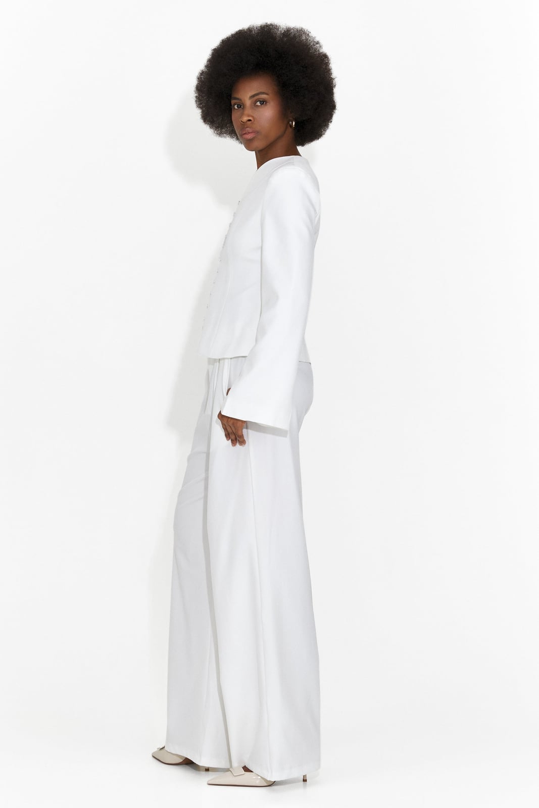 Neutral Beige Linen Blend Suit with Draped Oversized Blazer Neutral Beige Linen Blend Suit with Draped Oversized Blazer — Classy Trouser Outfits