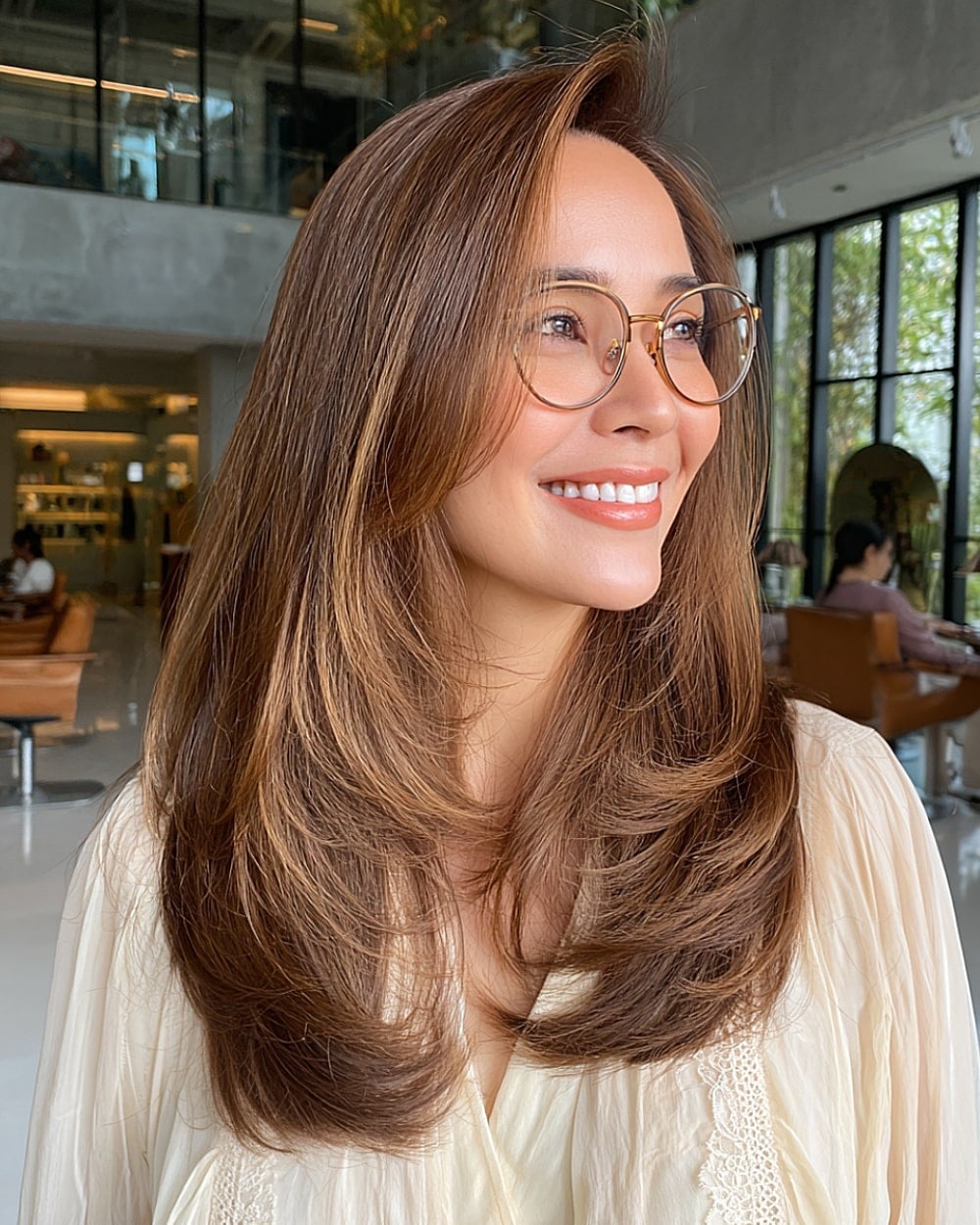 Mid-Back Brown With Blonde Highlights and Curtain Bangs, Straight Mid-Back Brown With Blonde Highlights and Curtain Bangs, Straight — Classy U Shape Haircuts