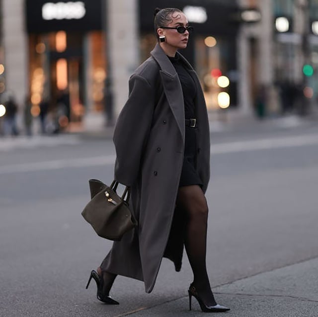 Oversized Coat Over Mini Dress for City Style Oversized Coat Over Mini Dress for City Style — Classy Under Outfits