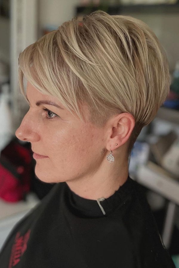 Light Blonde Pixie With Sharp Undercut And Textured Top Light Blonde Pixie With Sharp Undercut And Textured Top — Classy Undercut Pixie