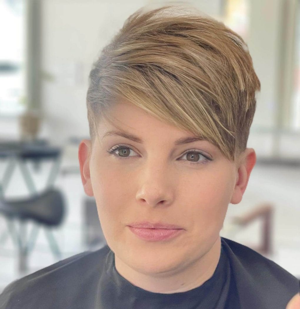 Ash Blonde Pixie With Textured Layers And Nape Undercut Ash Blonde Pixie With Textured Layers And Nape Undercut — Classy Undercut Pixie