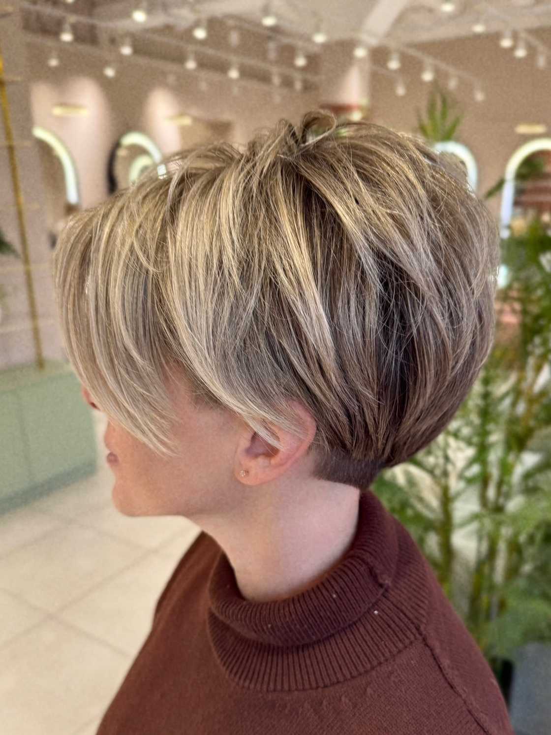 Bright Platinum Blonde Pixie With Textured Top Bright Platinum Blonde Pixie With Textured Top — Classy Undercut Pixie