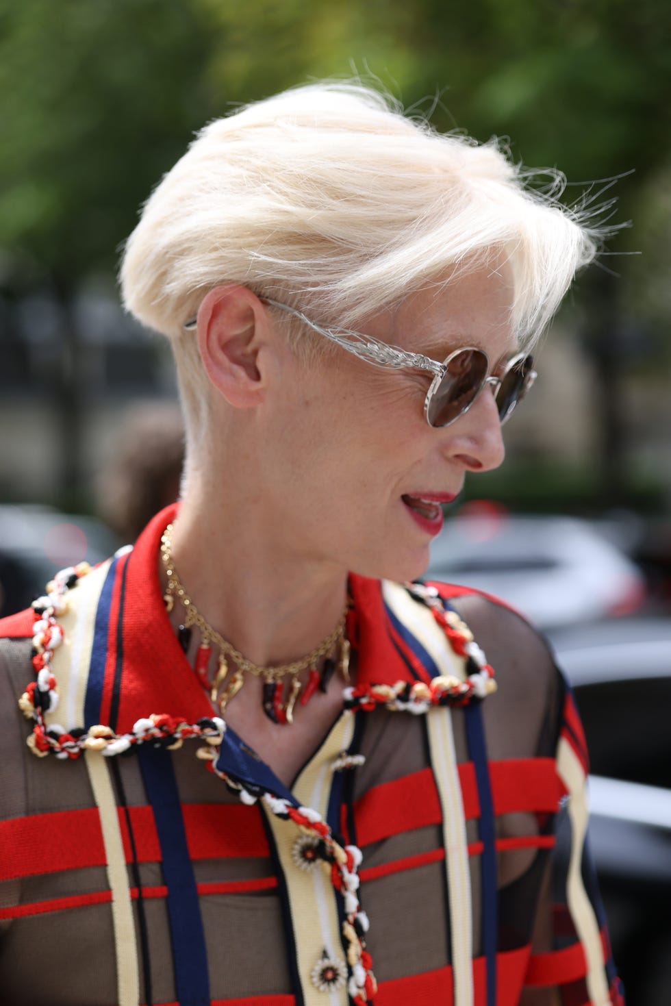 Platinum Pixie With Sharp Undercut And Short Fringe Platinum Pixie With Sharp Undercut And Short Fringe — Classy Undercut Pixie