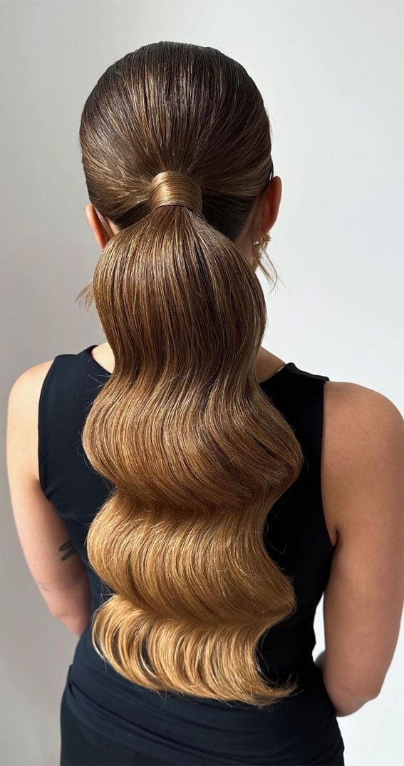 Voluminous Wavy Ponytail Warm Brown With Highlights — Classy Updo Ponytail