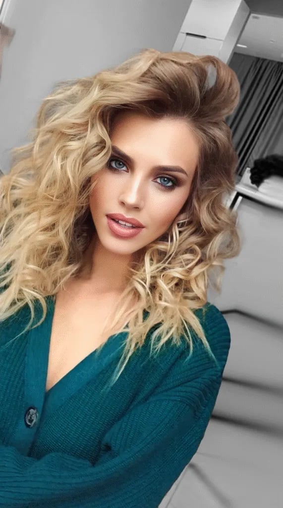 Mid-Back Voluminous Curls Mid-Back Voluminous Curls — Classy Volume Hair