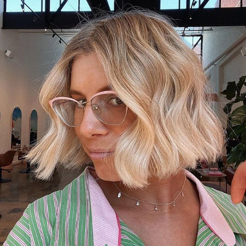 Ash Blonde Chin Length Wavy Bob Ash Blonde Chin Length Wavy Bob — Classy Wavy Haircuts