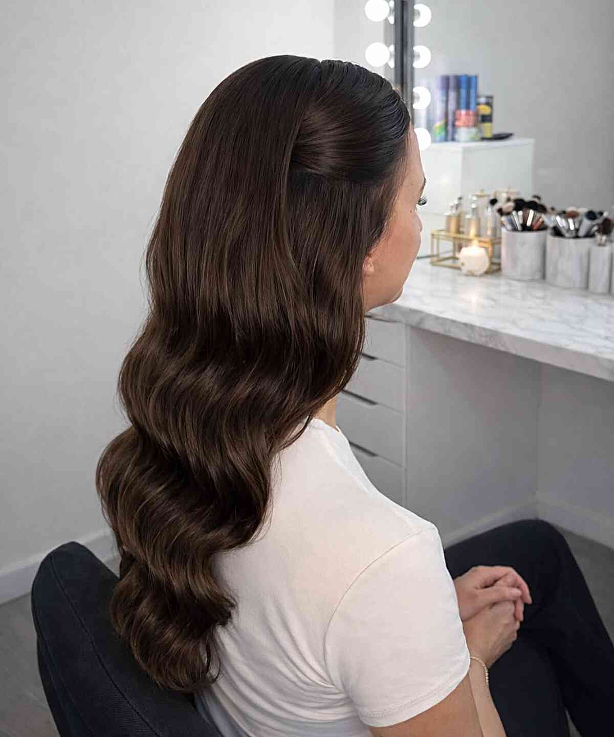 Mid-Back Dark Brown Uniform Waves Blowout, Everyday Version Mid-Back Dark Brown Uniform Waves Blowout, Everyday Version — Classy Wavy Hairstyles