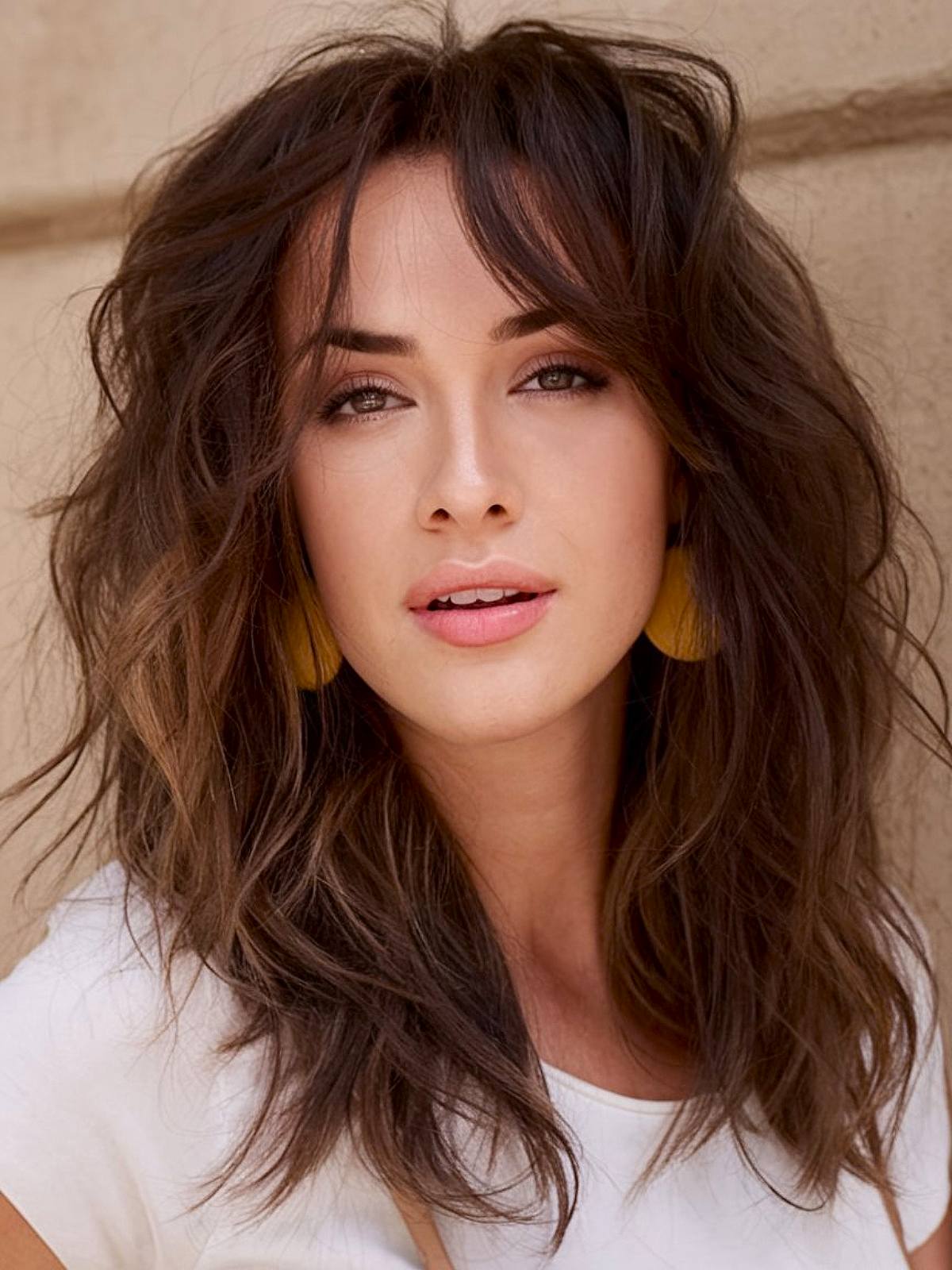 Collarbone Layers Loose Waves Curtain Bangs Collarbone Layers Loose Waves Curtain Bangs — Classy Wavy Hairstyles