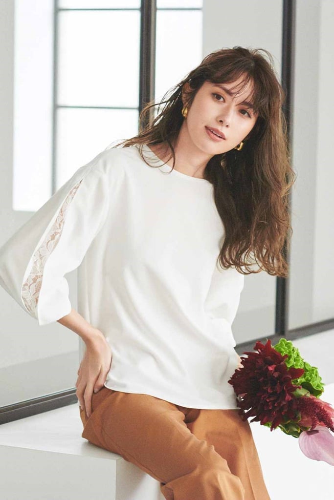 White Lace Sleeve Top With Brown Straight Leg Pants White Lace Sleeve Top With Brown Straight Leg Pants — Classy White Top Outfits