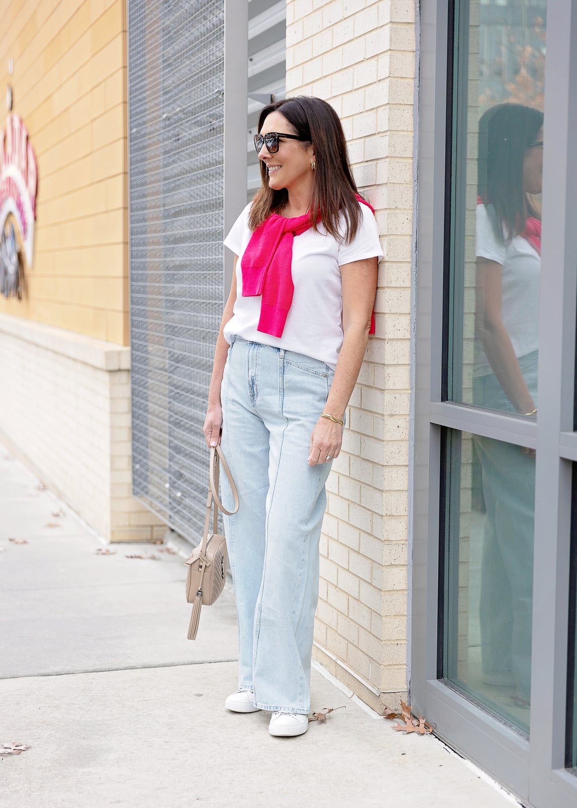 Light Wash Wide Leg Jeans with Pink Sweater Light Wash Wide Leg Jeans with Pink Sweater — Classy Wide Leg Jeans Outfits