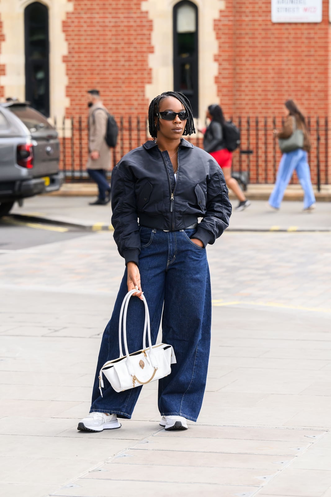 Dark Wash Baggy Wide Leg Jeans with Bomber Jacket Dark Wash Baggy Wide Leg Jeans with Bomber Jacket — Classy Wide Leg Jeans Outfits