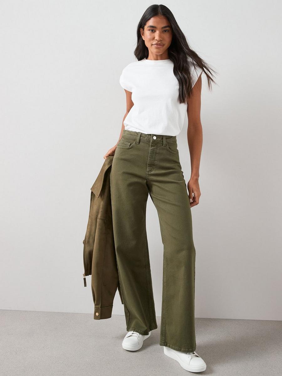 Olive Green Wide Leg Jeans with Matching Jacket Olive Green Wide Leg Jeans with Matching Jacket — Classy Wide Leg Jeans Outfits