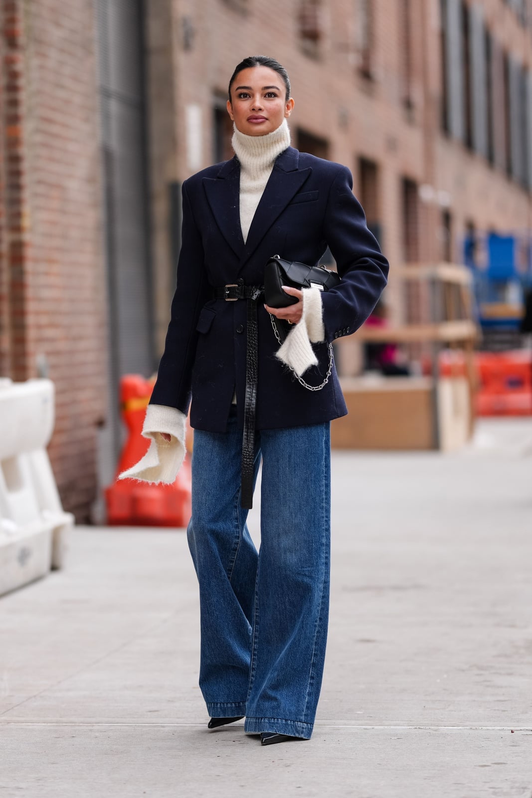 Medium Wash Wide Leg Jeans and Navy Blazer Medium Wash Wide Leg Jeans and Navy Blazer — Classy Wide Leg Jeans Outfits