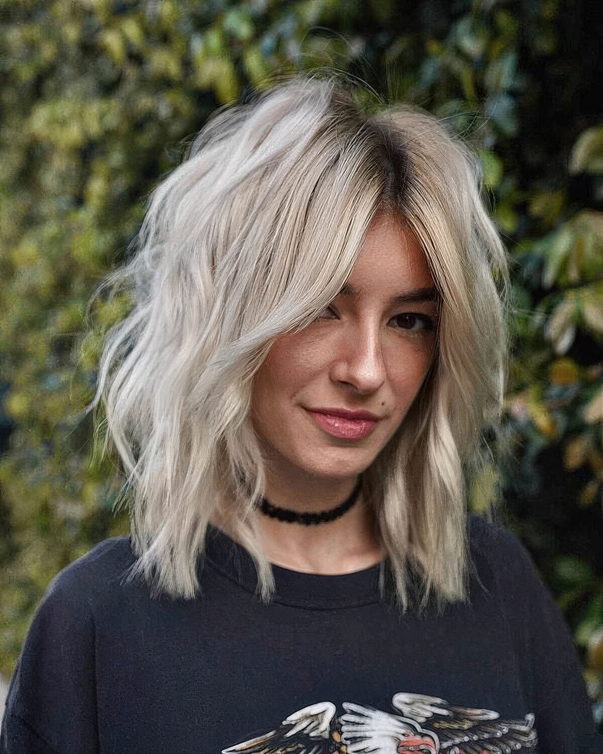 Collarbone Ash Blonde Wolf Cut With Choppy Bangs, Wavy Collarbone Ash Blonde Wolf Cut With Choppy Bangs, Wavy — Classy Wolf Cut
